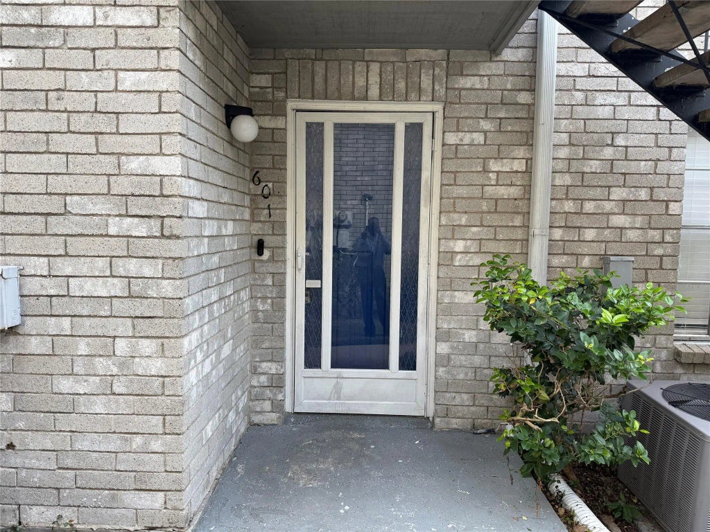 9797 Leawood Boulevard 601, Houston