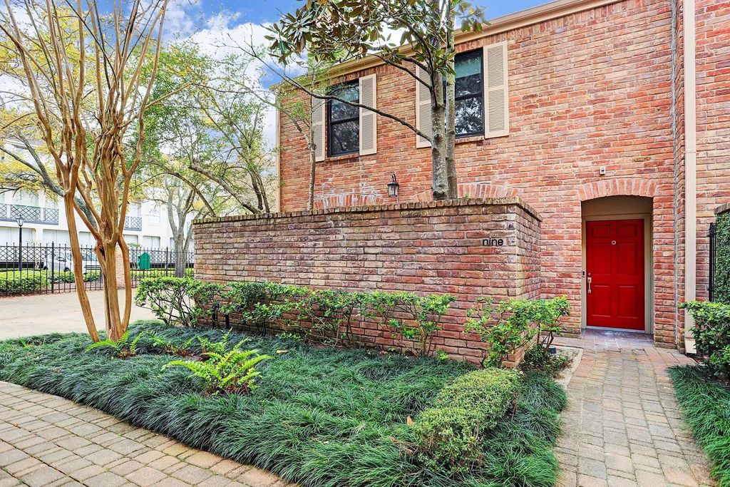 2323 Bering Drive 9, Houston