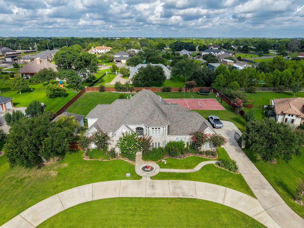 1904 Stonegrove Court, Pearland