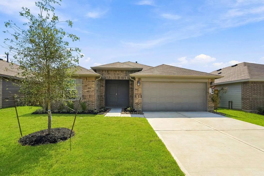 518 Palm Crest Court, Crosby