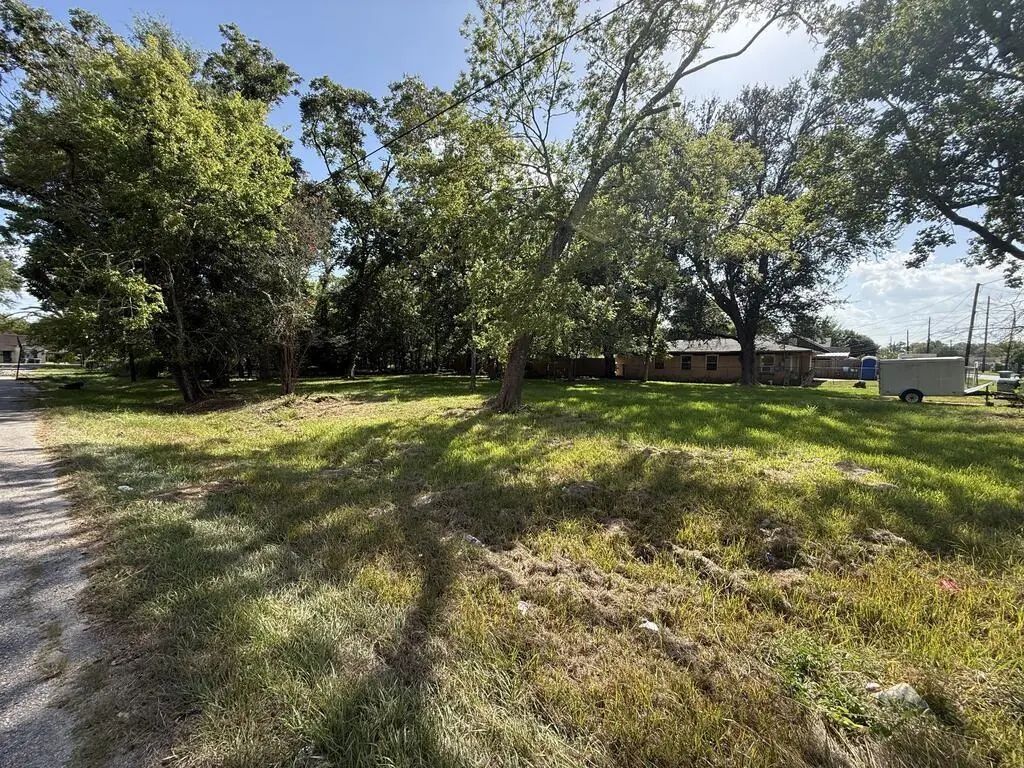 2015 Toledo Street, Beaumont