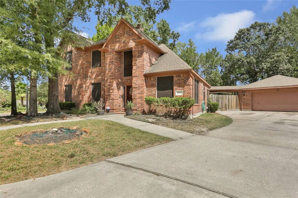 2010 Trail Water Court, Kingwood
