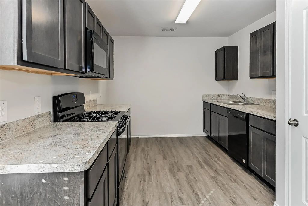 931 Imperial Heights Drive, Houston