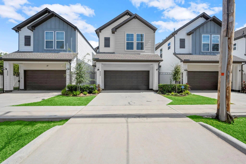 8404 Curry, Houston