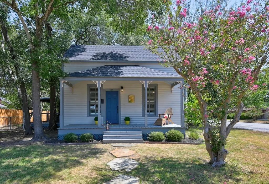 419 S Main Street, La Grange