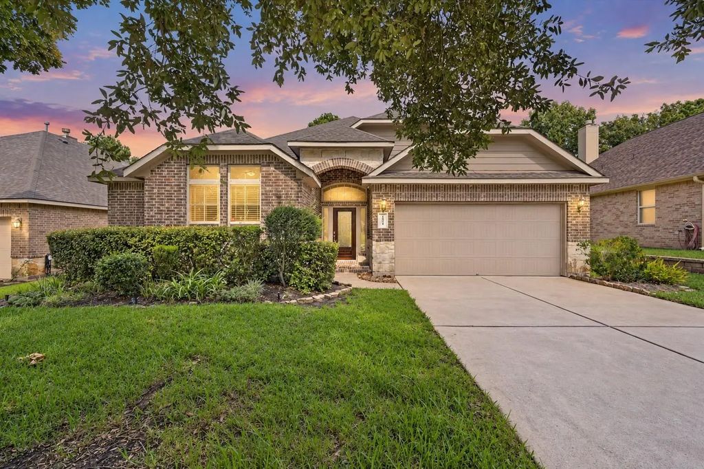 1954 Honey Laurel Drive, Conroe