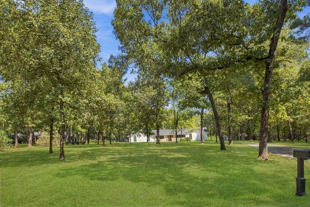16402 Surrey Lane, Stagecoach