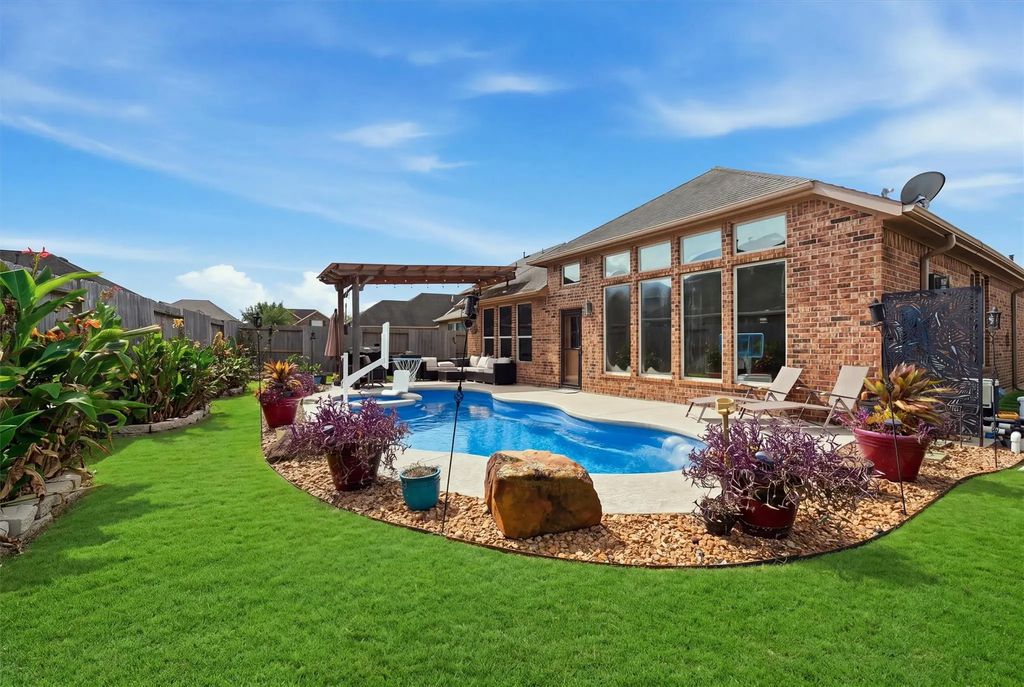 1413 Silver Rings Court, Pearland