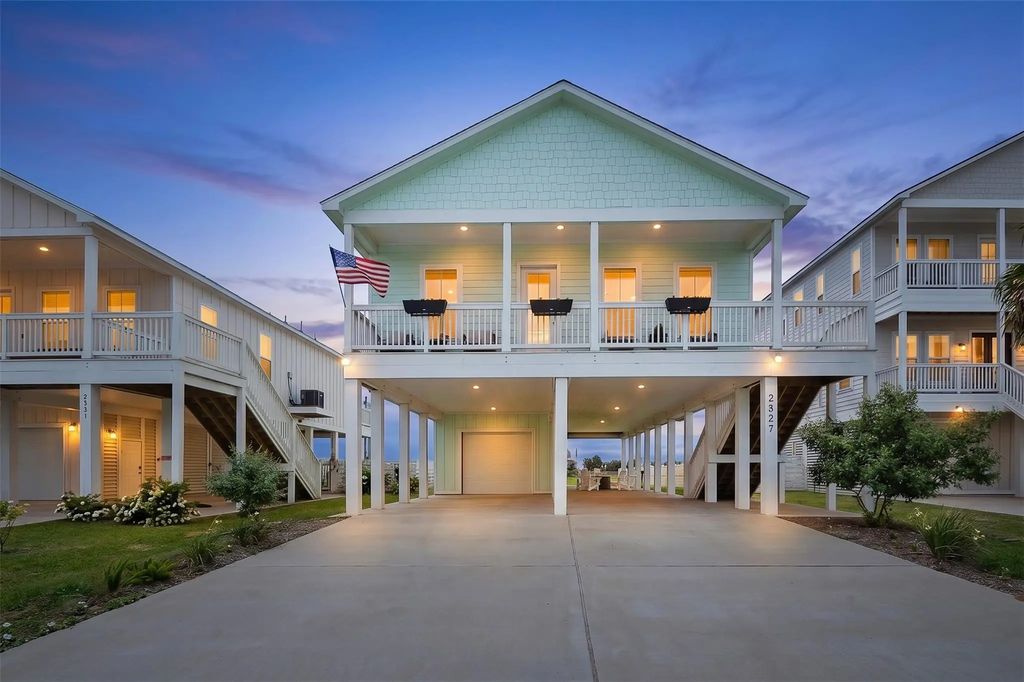2527 103rd Street, Galveston
