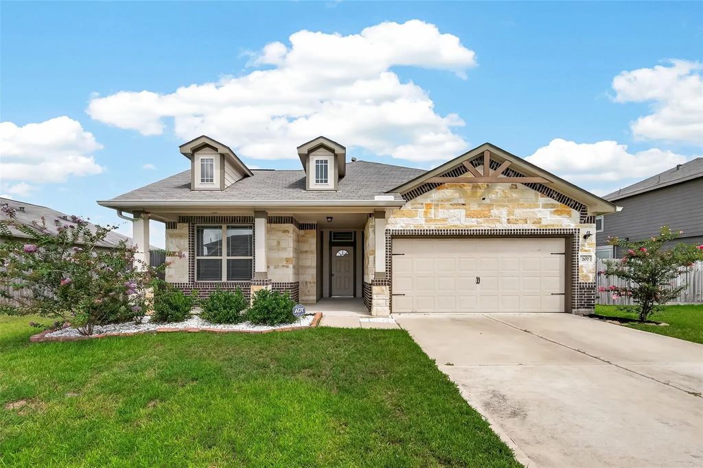 207 White Wing Lane, Sealy