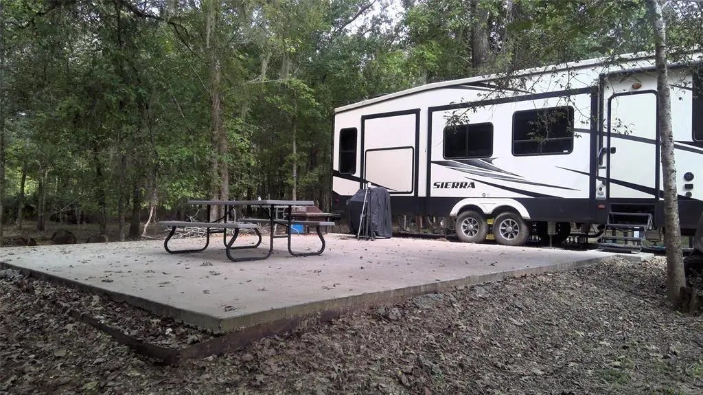 61 Shoreline Drive, Cleveland