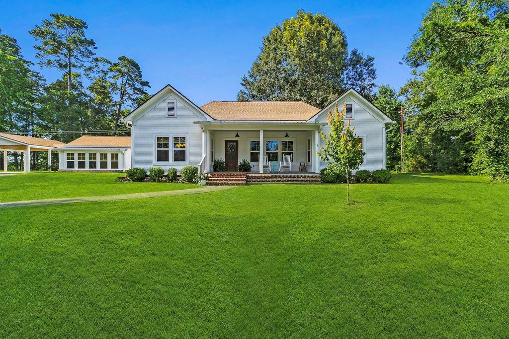 1699 Old Woodville Road, Livingston