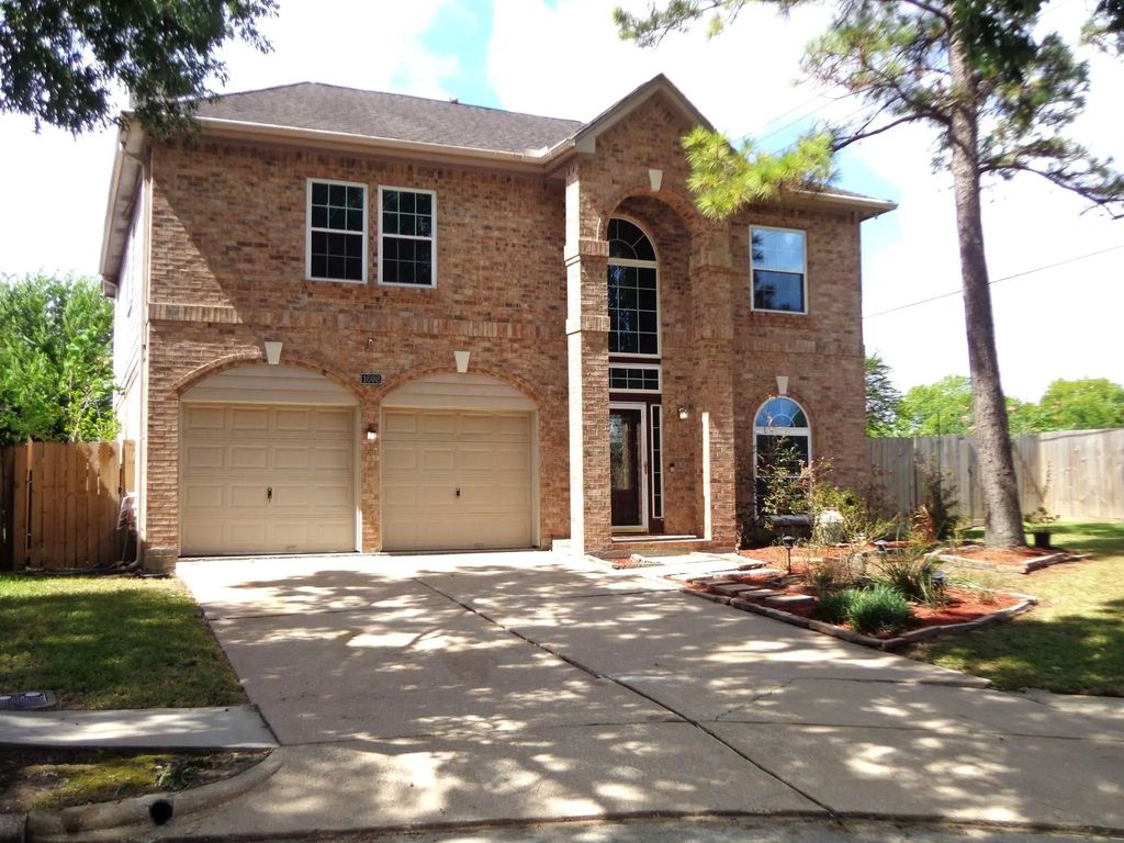 1602 Emerald Lake Court, Houston
