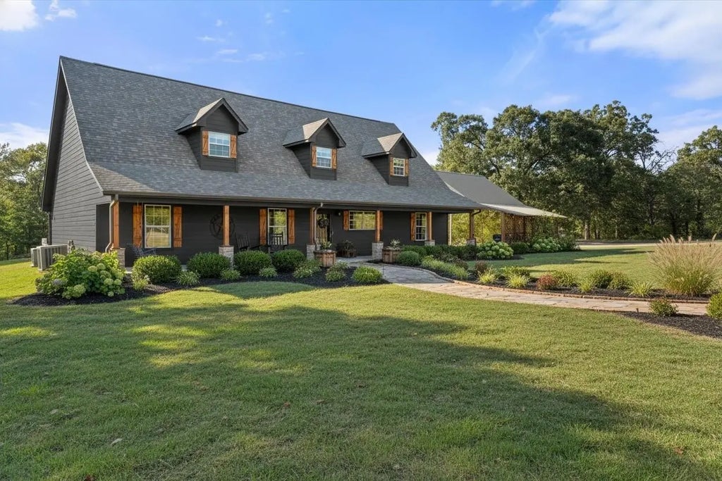 3115 Rains County Road 2610, Alba