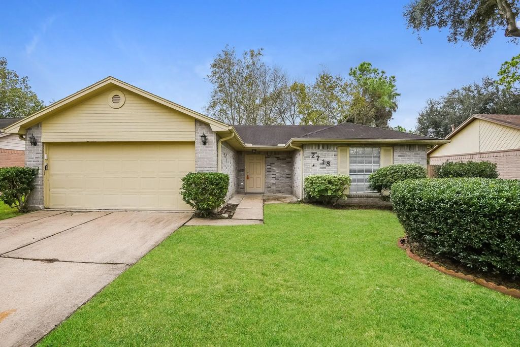 2718 N Brompton Drive, Pearland