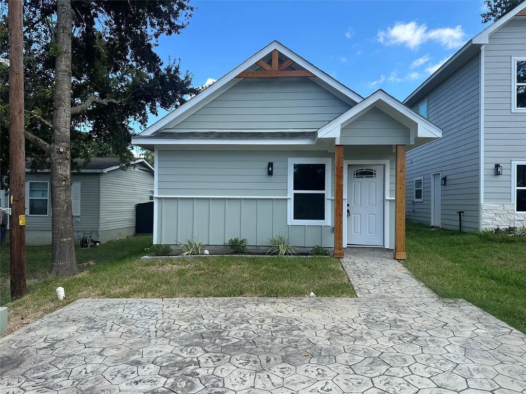 16740 E Ivanhoe, Montgomery