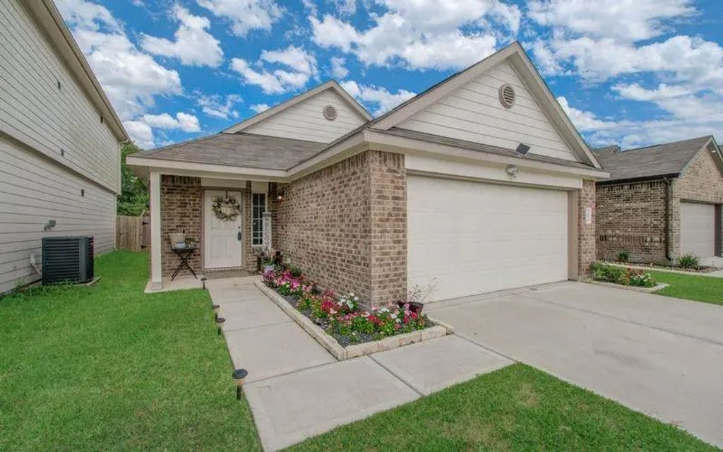 25416 Grotto Falls Lane, Porter