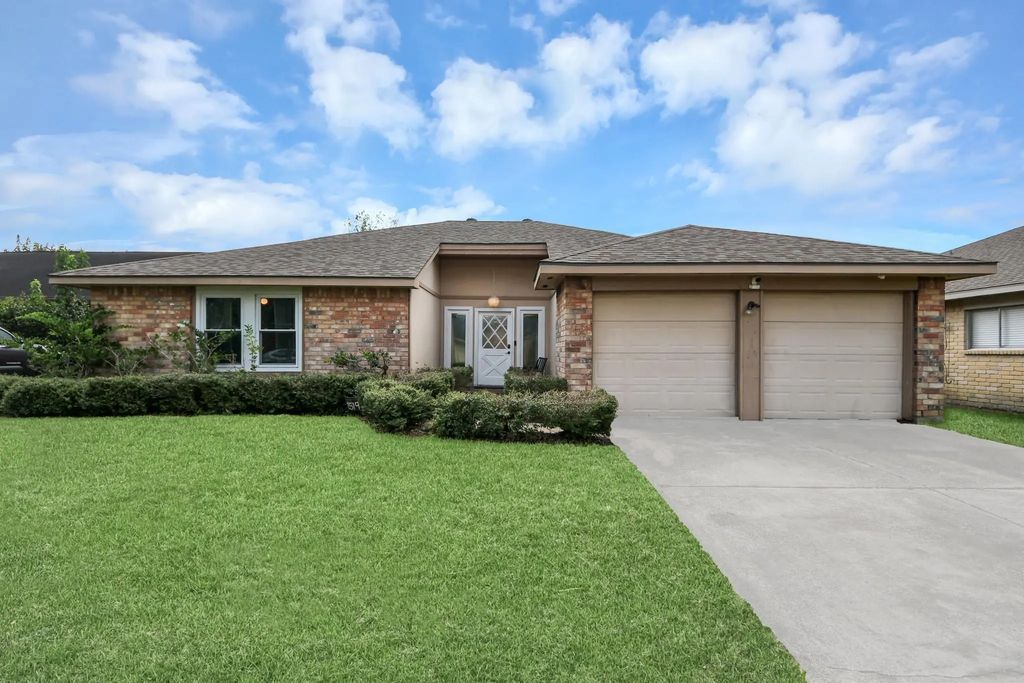 2519 Colonial Ridge Drive, Friendswood