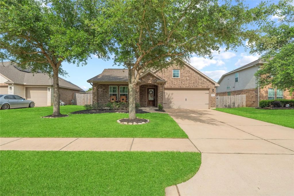 16014 Mark Crest Drive, Hockley
