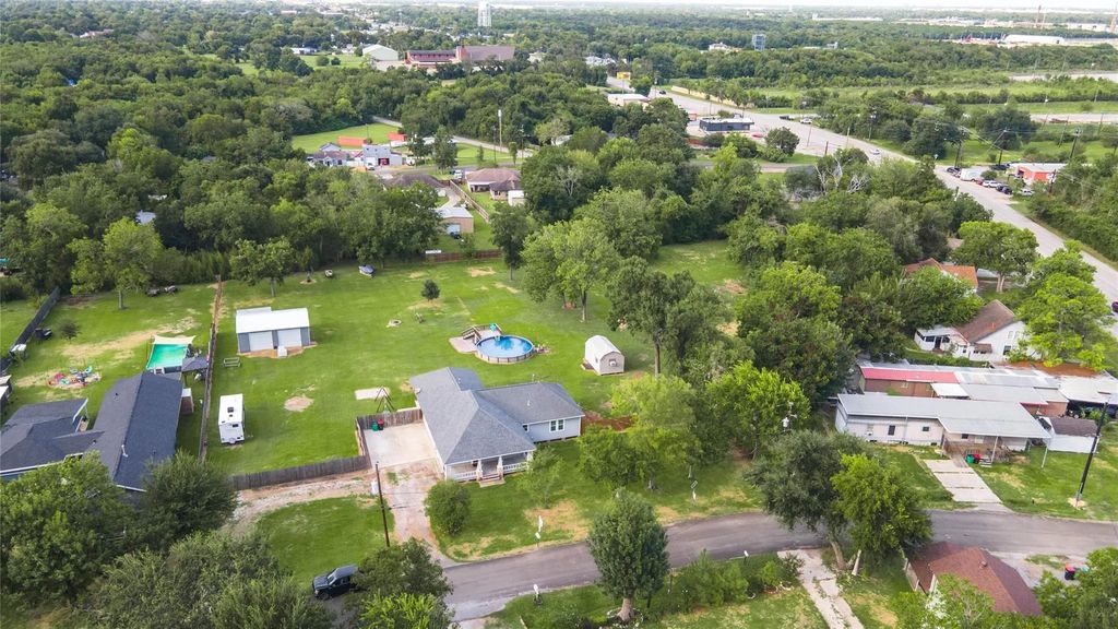 112 Wood Avenue, Baytown