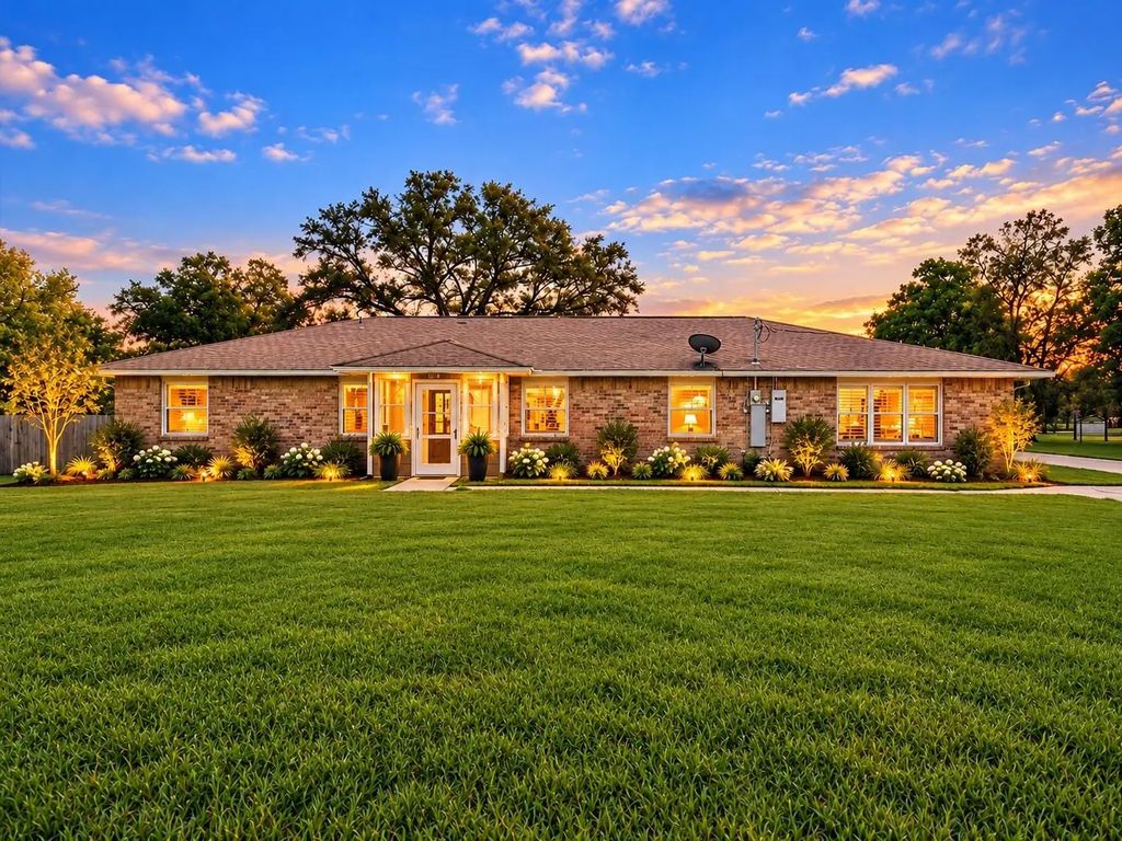 4215 County Road 182, Alvin