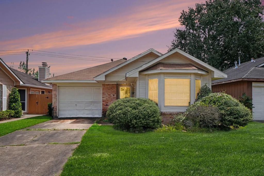 1917 Greenwood Drive, Rosenberg