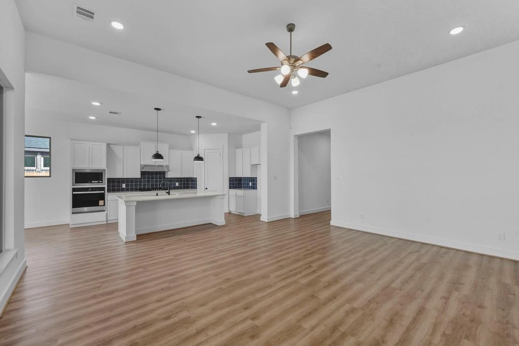 721 Cross Timbers Trace, Waller