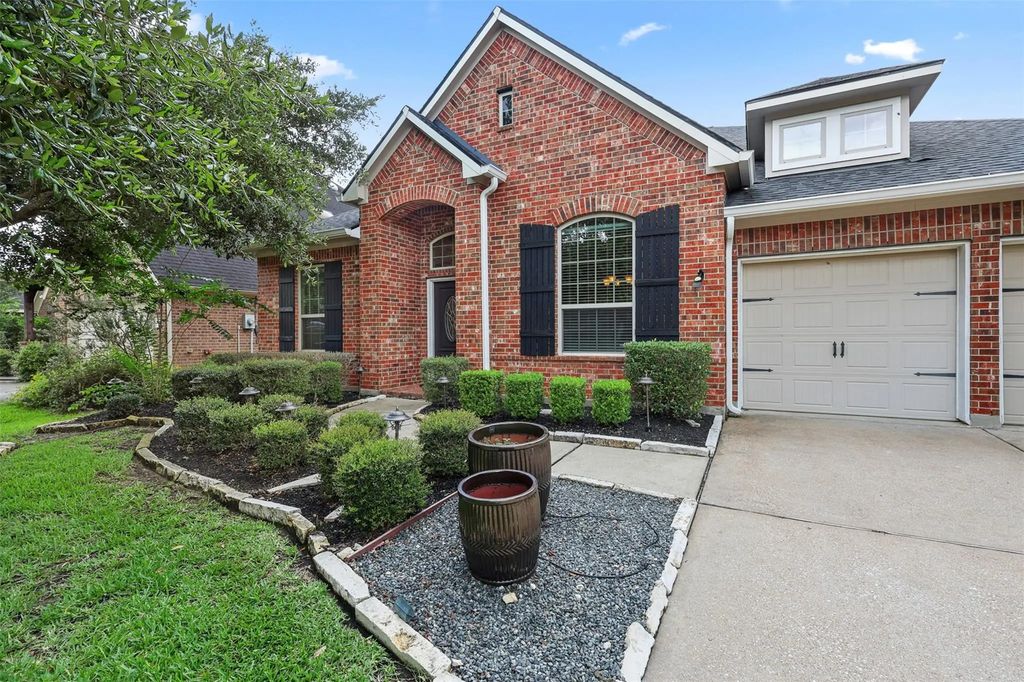 2902 Red Maple Drive, Katy