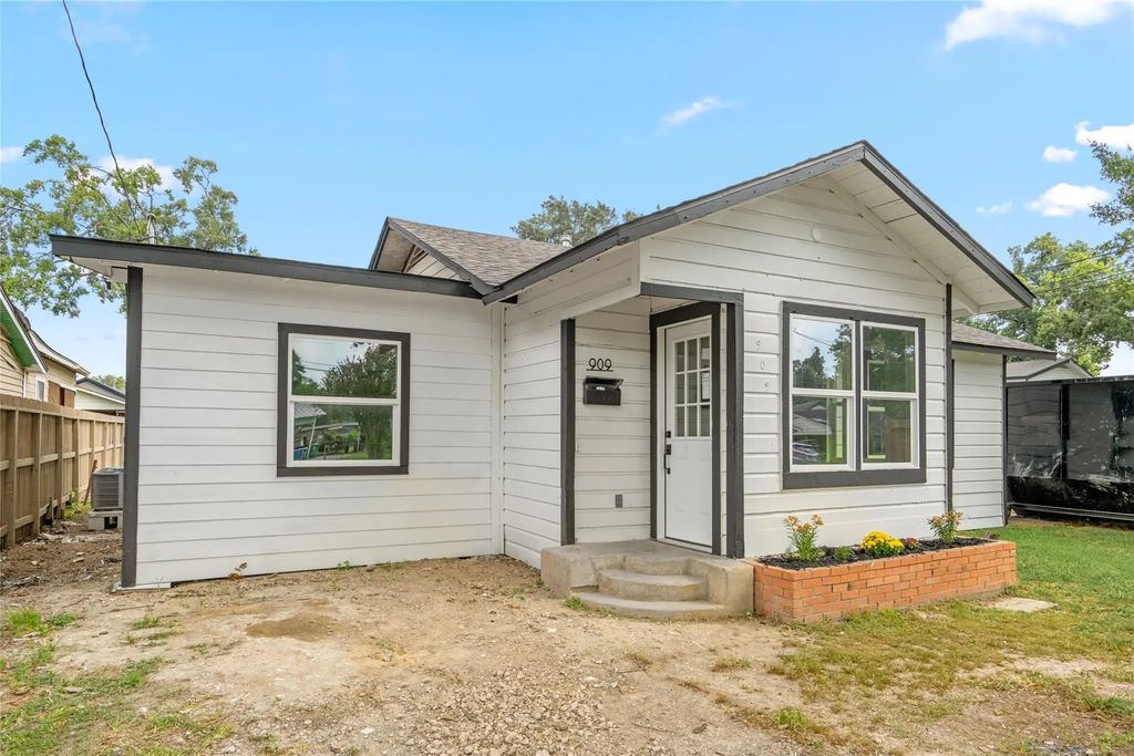909 Knight Street, Houston