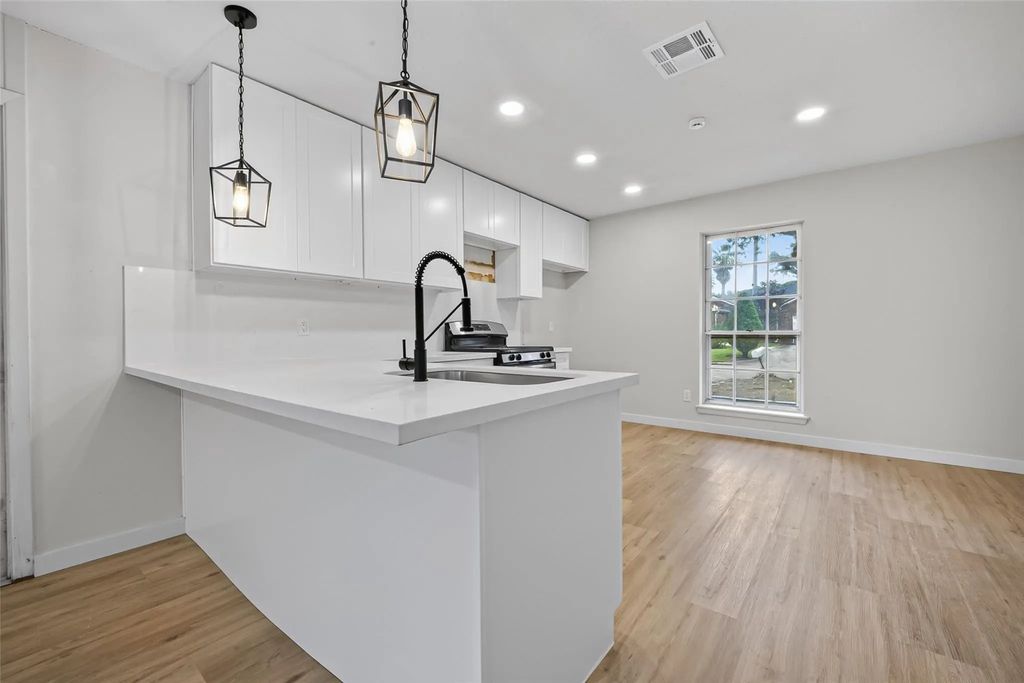 23123 Cranberry Trail, Spring
