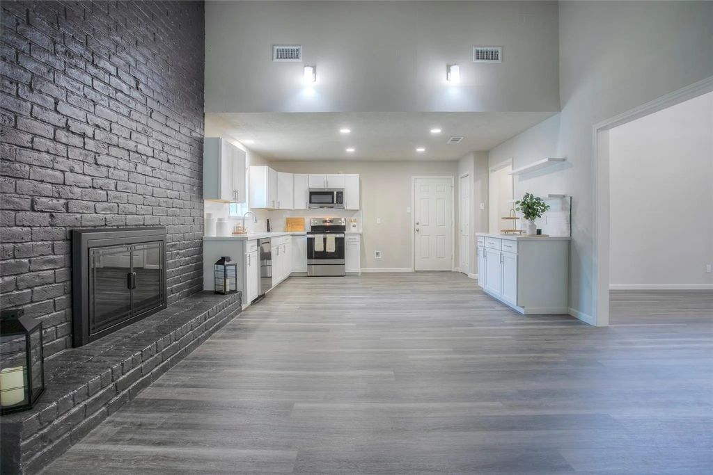 24605 Camwood Ct Road, Huntsville
