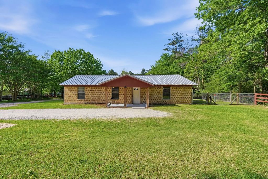 2377 Us Highway 190, Huntsville