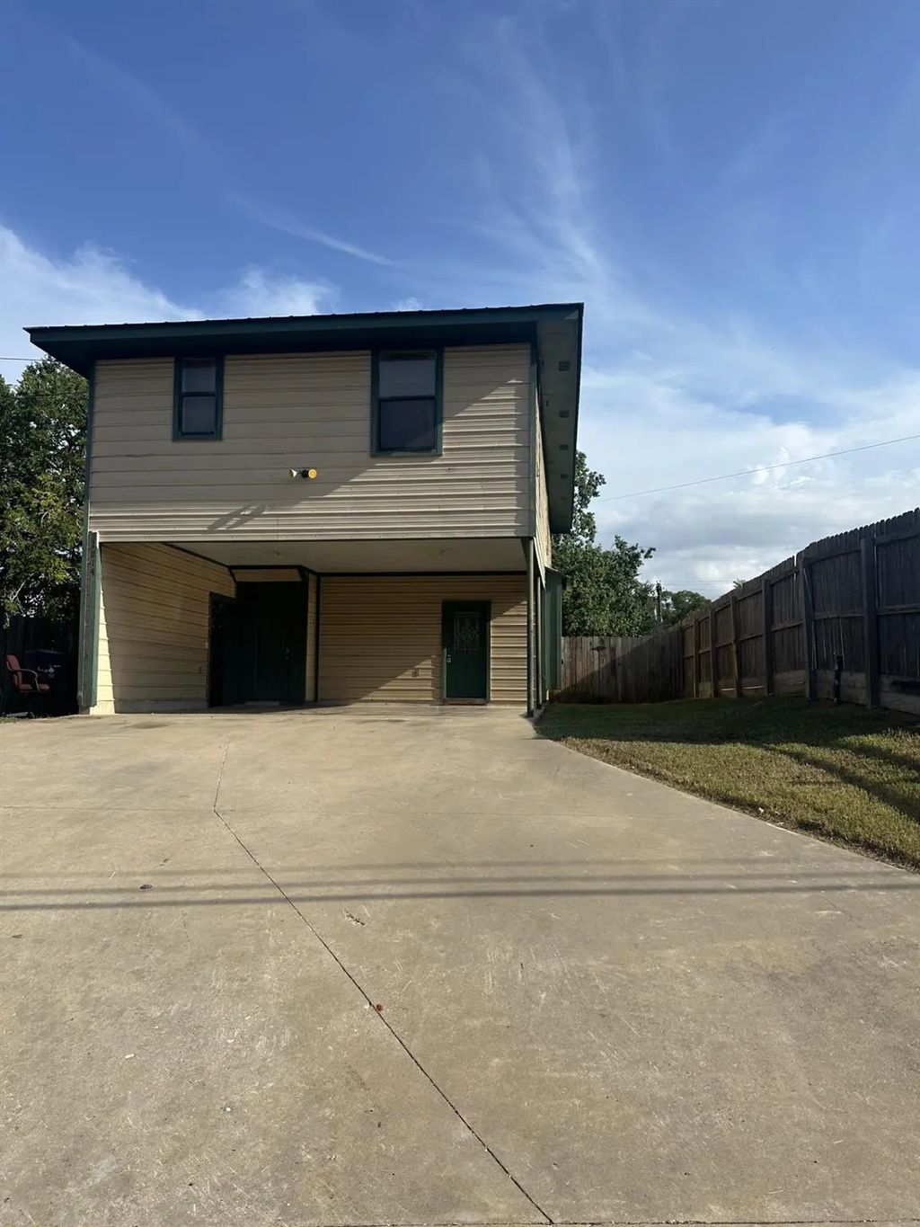 1214 E Alamo, Brenham