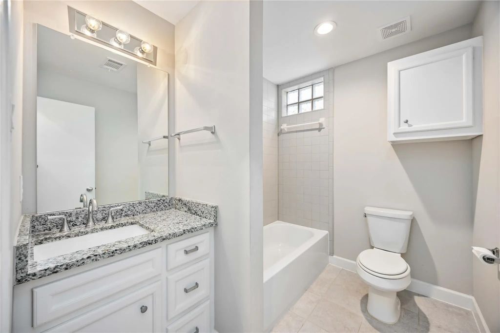 8705 Bryam 1803, Houston