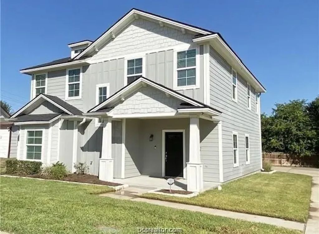 1637 Park Place, College Station