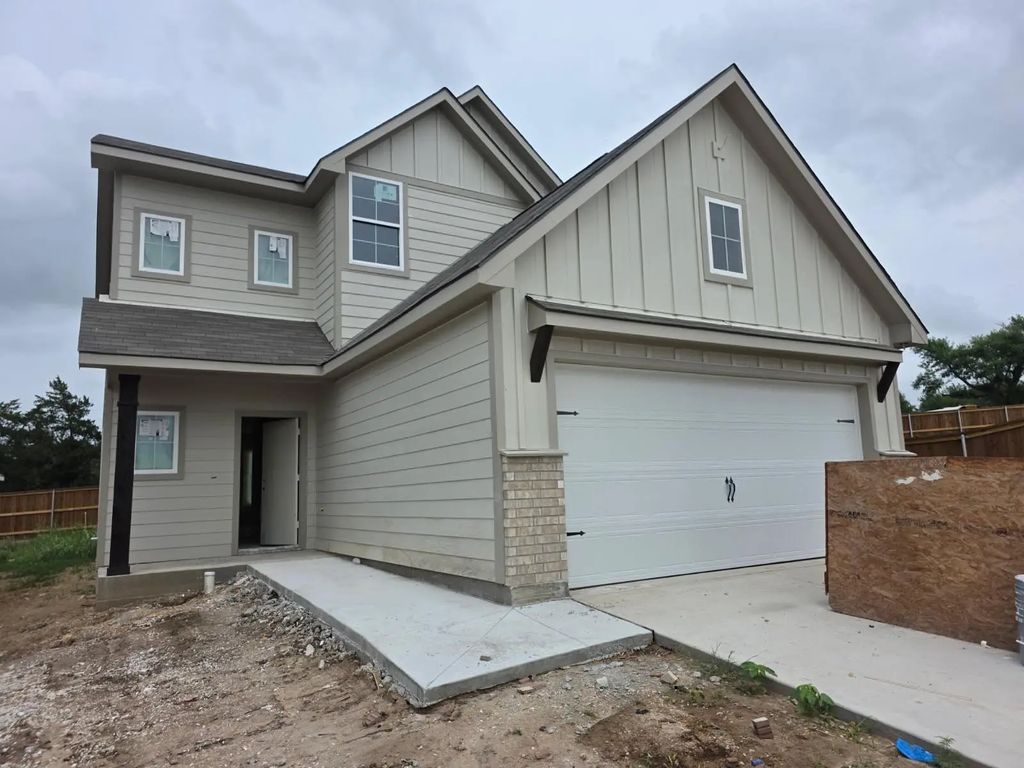 1314 Boehnke Pass, Brenham