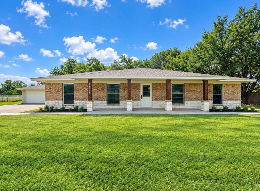 6618 Heron Lane, Pearland