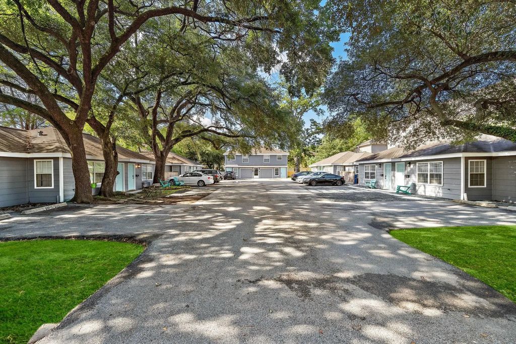 234 W 27th Street 2, Houston