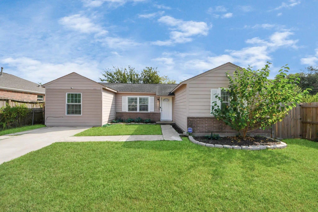 10209 Cathedral Drive, Houston