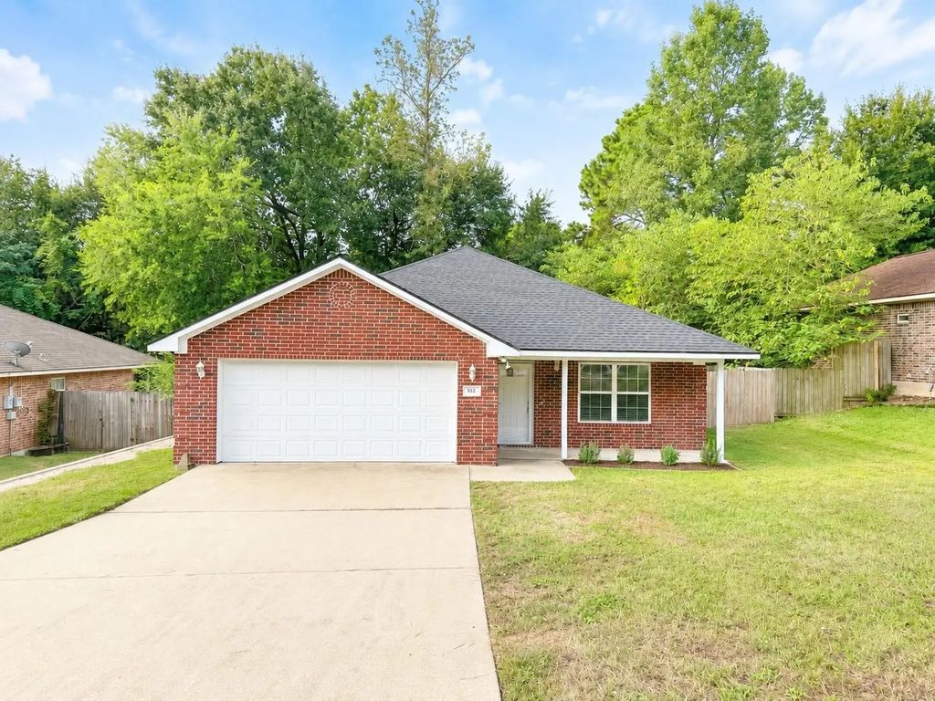322 Green Leaf Street, Huntsville