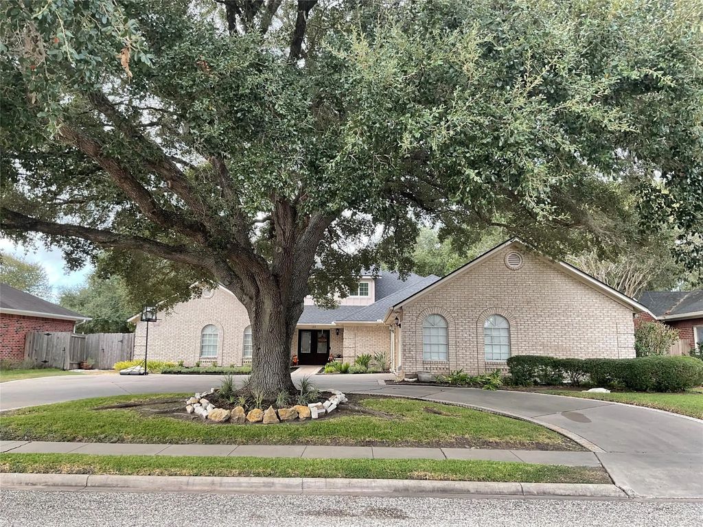 105 Tournament Drive, Victoria