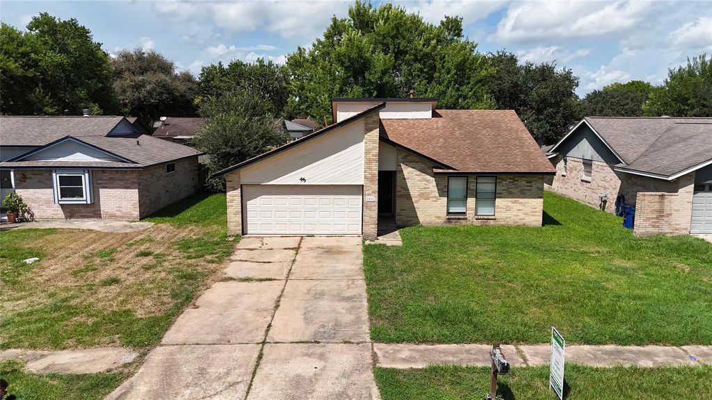 45 Ranch House Loop, Angleton