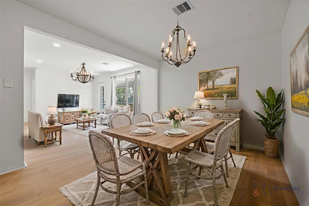 7817 Woodlyn Road, Houston