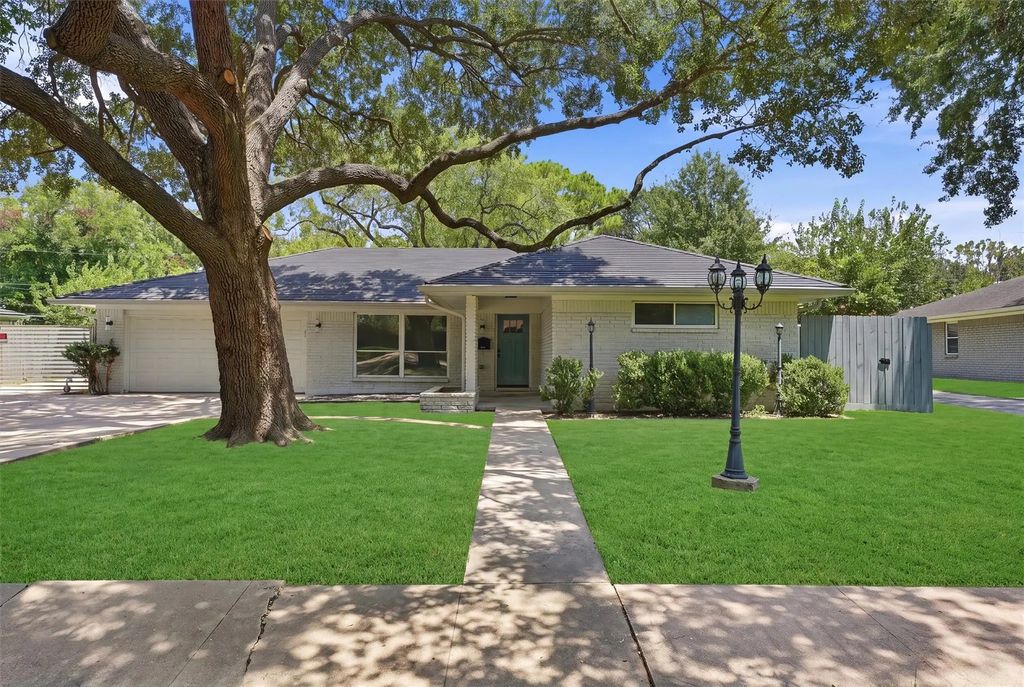 11907 Renwick Drive, Houston