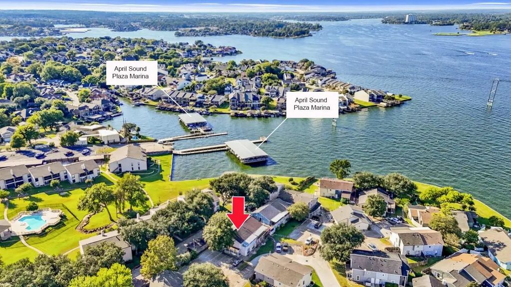 132 April Point Drive N, Conroe