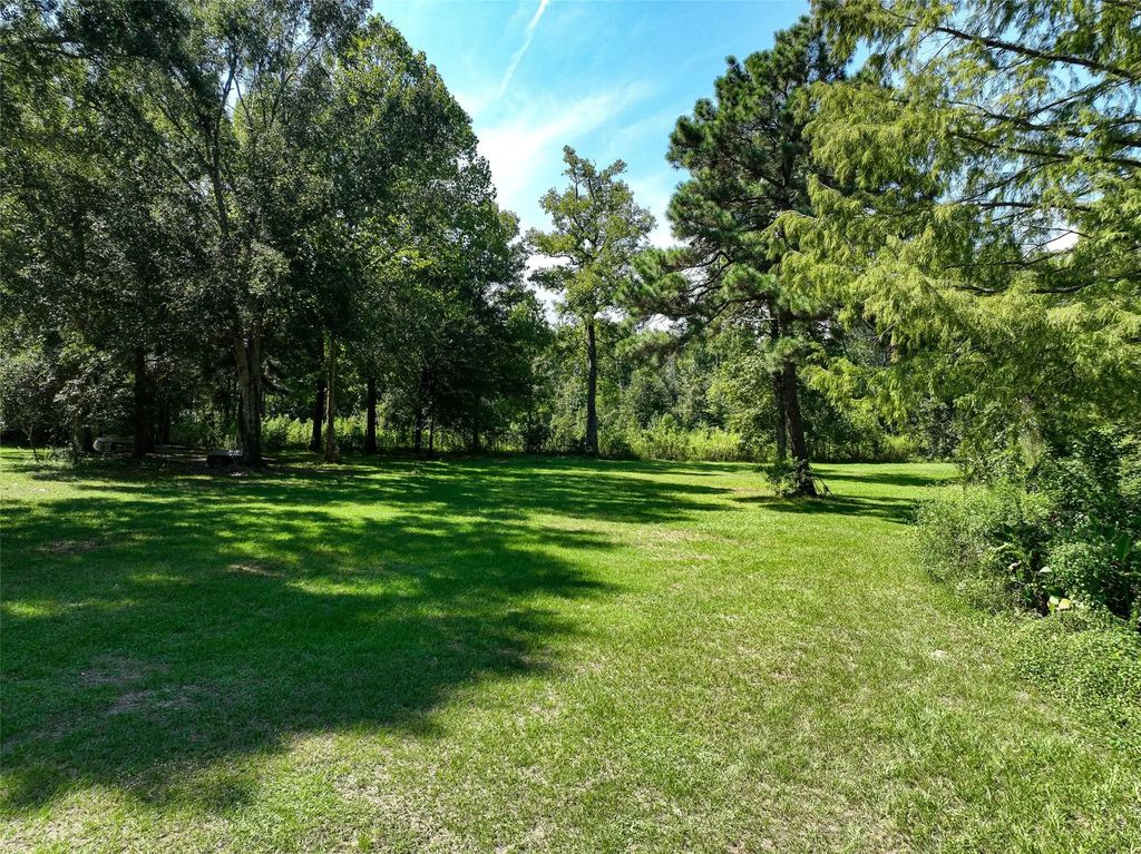 166 County Road 3707, Splendora