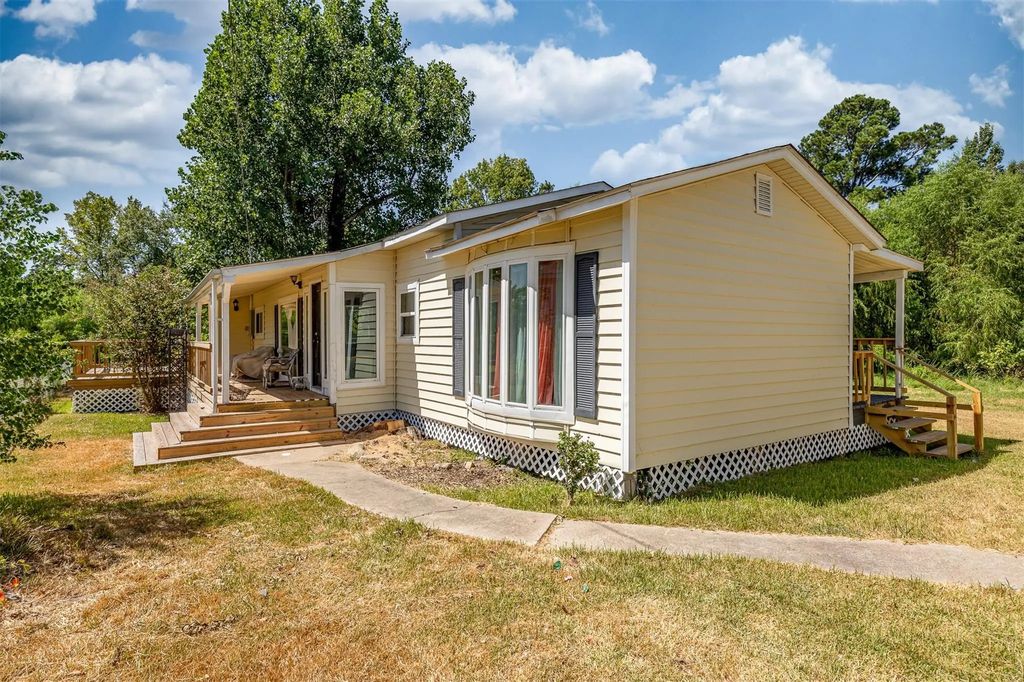 1570 Yaupon Cove Drive, Onalaska