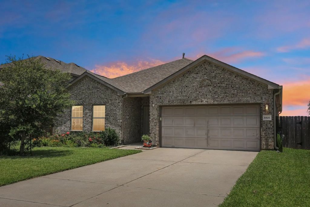 8806 Explorer Drive, Texas City
