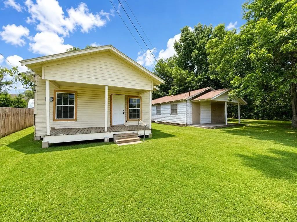 445 & 455 Bonner St, Silsbee