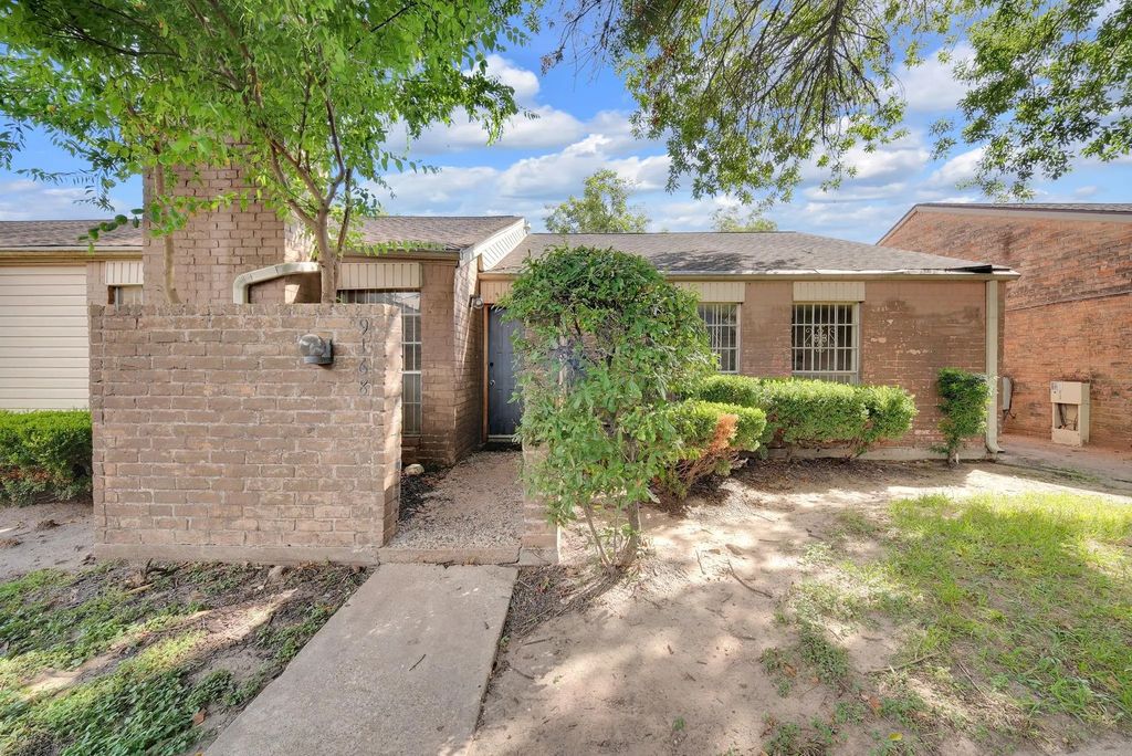 9168 Wilcrest Drive 9168, Houston
